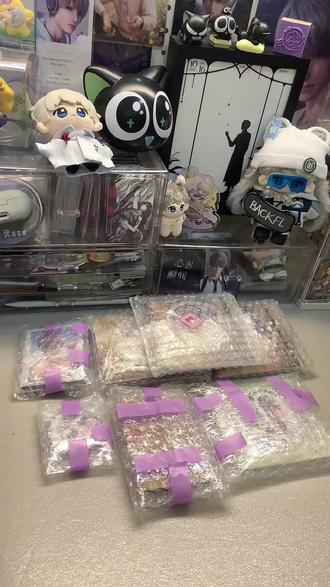 ⭐⭐|简约的工艺配帅脸就是最美妙的
#吃谷 #谷子 #开箱 #沈星回 #恋与深空