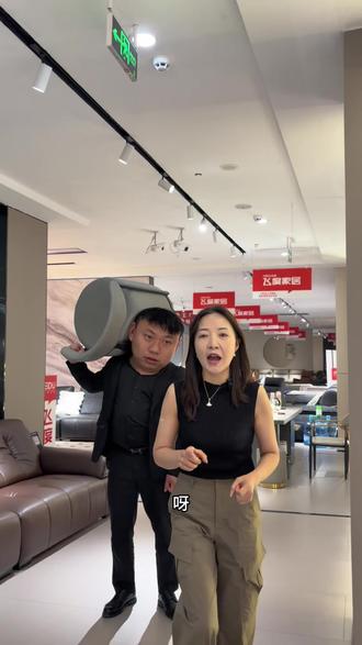 老板娘叭叭叭一些废话
最后一句:去,给我揍他
我:听了一堆废话,主打一个理智,不去😂#保山