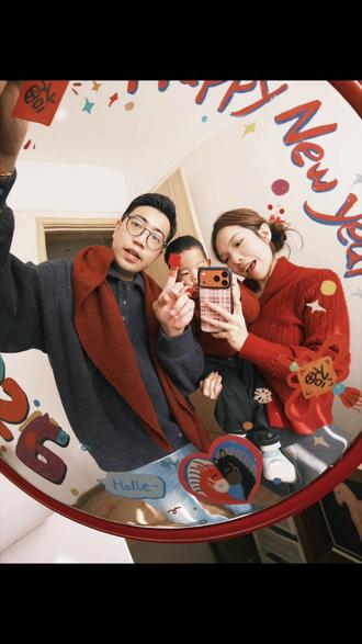 居家就能拍好的马年全家福! #手工diy #全家福 #一家三口