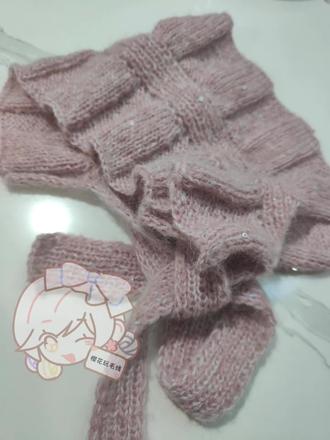 荷叶边小围脖视频教程 教程一、带子编织
跟着我一步步来,你也能有好看的围脖哦#零基础棒针 #跟我一起织围脖 #零基础手工毛衣编织