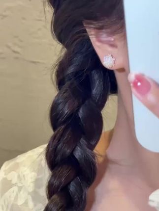 上耳一整个精致到的小光珠耳钉,不怕水不怕汗,日常通勤都可以戴#饰品 #时尚饰品