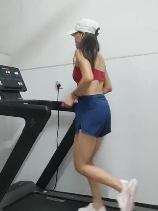 爆款洞洞鞋现在活动来了,这个鞋真的太好穿了,脚感舒适,穿着跑步健身登山也不累,非常舒服#运动健身#好物推荐#洞洞鞋#运动鞋#亚束