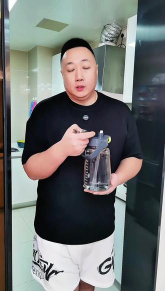 跨年夜都吃喝了不少吧?今天说说 偶尔大吃大喝了第二天体重上涨了怎么办!#减脂 #减肥 #减肥逆袭 #减肥打卡