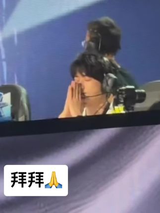 哈哈哈哈哈哈怎么这么萌这个宋亚轩 #宋亚轩