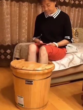 香柏木足浴桶 泡脚桶 木桶家用洗脚盆 足浴泡脚养生 #足浴泡脚桶 #好物分享 #泡脚养生 #懒人必备 #泡澡桶木桶
