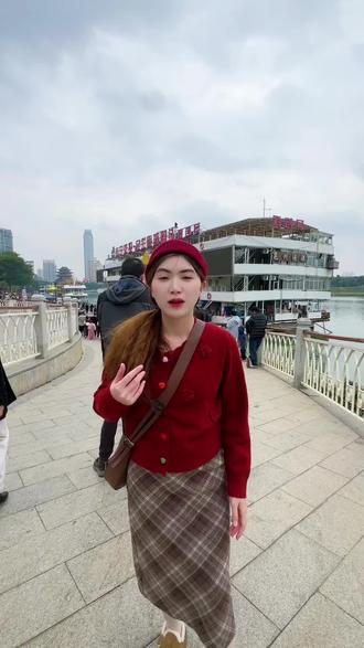 我们南宁也有水上巴士啦,替你们体验过了,唯一不好的是人太多了,有可能排不上号~,其他的没缺点!#南宁水上巴士 #南宁水上公交 #日游邕江