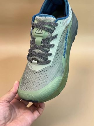 英国波得力户外越野跑鞋,轻便透气,脚宽脚胖都好穿, #用心做好鞋 #户外鞋推荐 #透气舒适 #软底软面穿上超舒服