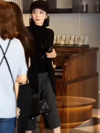 #高级感穿搭 #穿出自己的风格 #秋冬新款 #修身显瘦 #简约穿搭