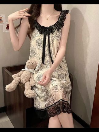 啊啊啊!!我的新睡裙好好看😻#睡衣家居服 #睡衣控 #睡衣女 #谁穿谁好看系列 #夏季必备