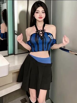 #美出高级感 #黑色高级感穿搭 #短裙穿搭 #美出高级感小姐姐 #女生穿搭