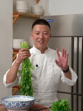 奶奶教我的萝卜缨神仙吃法 别再扔了!萝卜缨才是真正的“营养冠军”,这吃法绝了!#美食教程 #鸡蛋的神仙吃法 #下饭菜