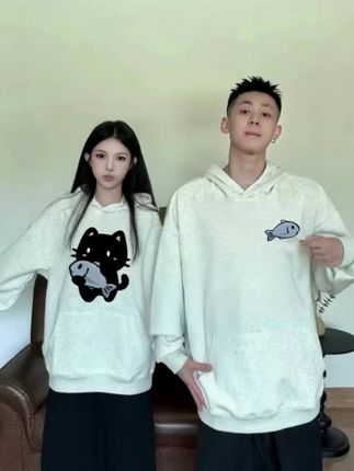 这个秋冬当然要和喜欢的人一起穿情侣装呀#情侣款 #男女同款穿搭 #情侣卫衣