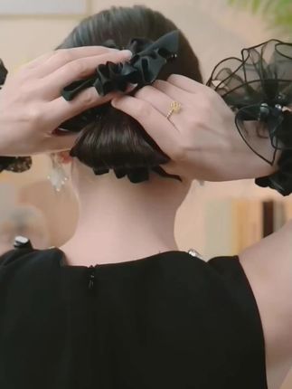 黑色轻奢发夹高级感蝴蝶结香蕉夹简约发夹气质优雅百搭#强烈推荐 #发饰 #发型教程 #优雅气质 #头饰发饰