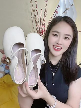 #夏季凉鞋 #软底软面穿上超舒服 #哎呦喂你鞋真好看 #宝藏鞋子