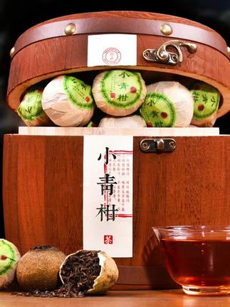 小青柑普洱茶 中秋坐在一起喝茶吃月饼赏月 #茶生活 #小青柑普洱茶 #国庆偶遇中秋