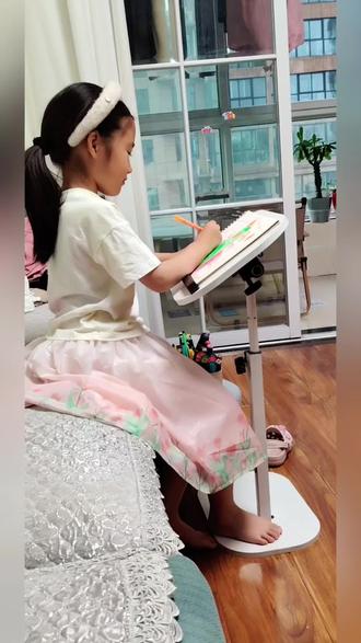 谁能给我翻译一下#自学成才 英语#我爱画画 #小老师上线