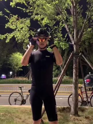 见过世面的女人,会看人!见过世面的男人,懂分寸!#公路车 #骑行装备 #滕州骑行
