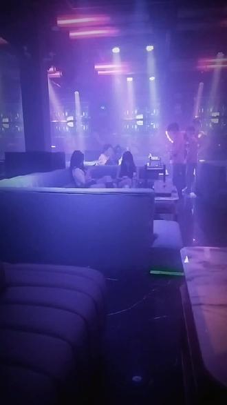 烟是魔 酒是佛 不烟不酒难成佛 烟养人酒养魂 烟酒齐倒夜销魂,烟酒不及情伤人,酒醉人醒夜销魂。没有清晨的粥,那就倒满深夜的酒,人生苦短帮我倒满!#打卡深夜酒吧