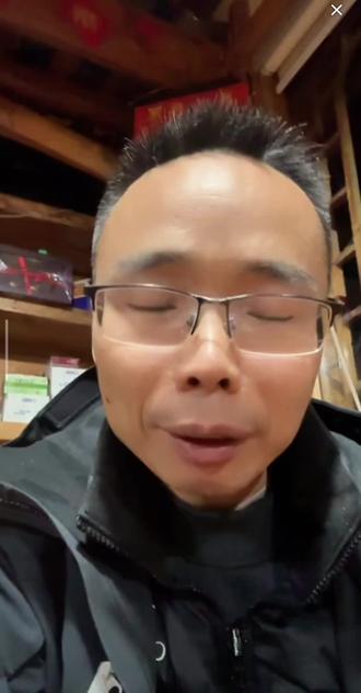 荒野老六主理人龙总直播间回应刀疤哥退赛原因?