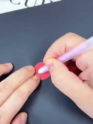 手作星人必冲!大容量笔型点点胶,颜值爆表还速干,贴啥都超稳~✨ #手工好物 #点点胶推荐 #手账神器