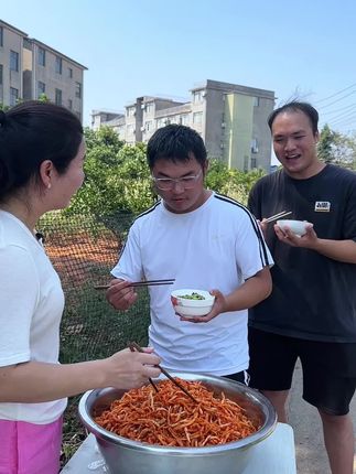 来尝尝萝卜条#嘎嘣脆 #萝卜条 #农村美食