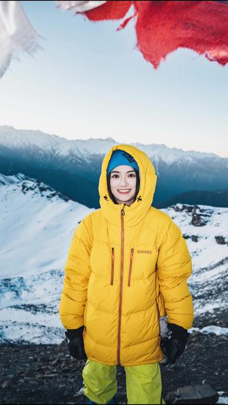 最会拍照的高山摄影
“人生就一次一定要看一次最强版本的自己”
#徒步的尽头是轻装出发 #户外拍照姿势大全 #享受自由 #户外摄影 #达瓦神山