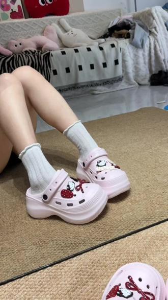 走路真的一点声音都没有!#洞洞鞋 #女鞋