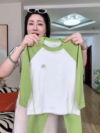 真没想到大品牌的价格也这么卷啊,你看我花了这么便宜的价格薅到一整套德绒的保暖套装,穿在身上柔柔软软的,冬天穿,也不会冰冰凉#源头实力厂家 #宝妈推荐 #保暖套装推荐 #男童保暖套装 #女童保暖内衣套装