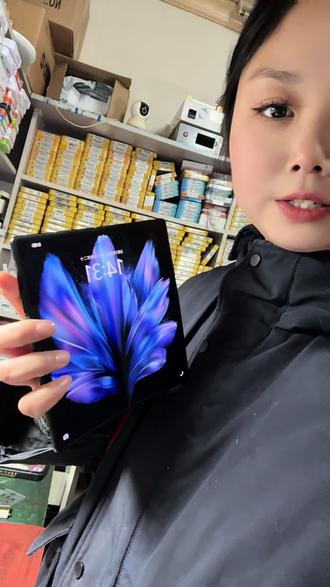 折叠屏换外屏#世纪威锋 #修手机世纪威锋 #换电池世纪威锋 #换手机屏世纪威锋 #手机换外屏