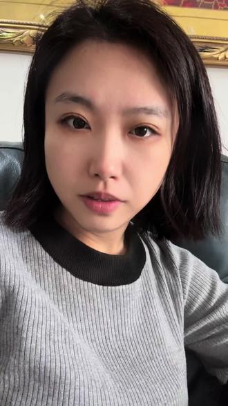 鹦鹉到底有多可爱,才让我们无所畏惧,只想爱他,鹦鹉热,人得了鹦鹉热的症状,#讨论 #就想说点大实话 案例特别真实,希望每一个鹦鹉都有一个这样爱他的主人。