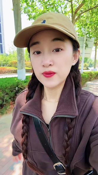 万万没想到黄子韬也爱吃柳州螺蛳粉还迅速官宣代言肥姨妈~就是看到他去吃,我也迷上了这家店~#抖音碎碎念 #柳州螺蛳粉 #黄子韬代言肥姨妈 #速食美食 #碎碎念分享者