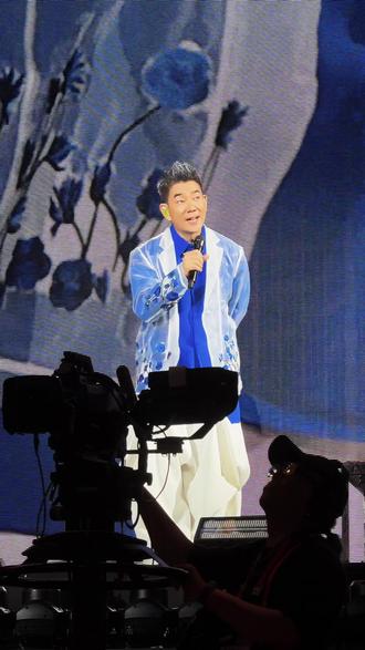 路过的人都进来合唱两句再走 #任贤齐 #演唱会 #齐迹2026任贤齐演唱会 #大合唱
