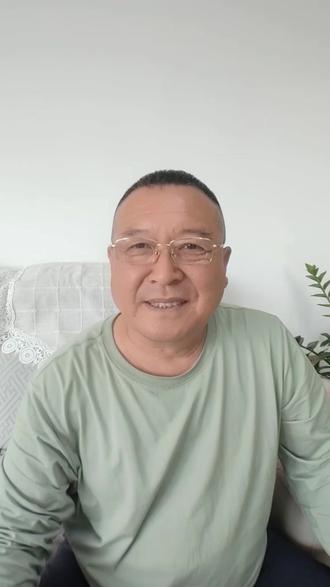 活到中老年,底气全在自己身上。儿女长大成家,各自都有自己的生活难处,心思全都放在小家当中,父母一辈子付出一生所有
,委屈自己成全子女。余生简简单单过日子,放过自己,好好度往后余生。
#人到暮年,看淡所有人心#人生感悟#看淡世事,放过自己@D0U十小助手