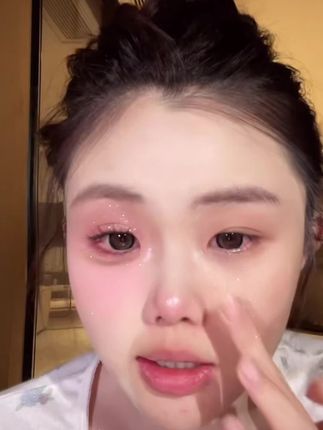 啊啊啊!巨滋润还持妆的粉底液!真的很适合天热用!姐妹们闭眼冲!#粉底液推荐 #粉底液 #持妆不假面 #薅羊毛的快乐 #嘉利玛粉底液