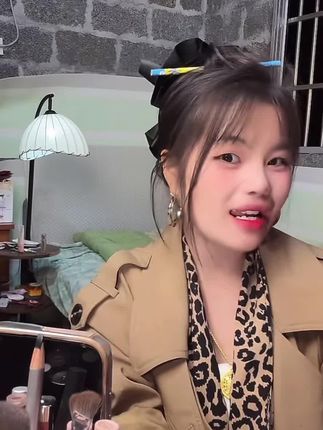 蜜束唇粉霜#视频同款 #我要上热们 #强烈推荐 #美妆 #元气少女