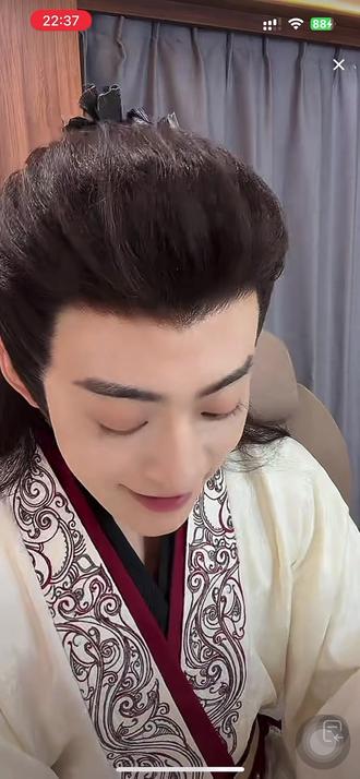 260521 王星玮直播cut—后续拍剧计划 渡尘渊杀青后继续开启连轴转的王星玮老师~下一部先开拍的现代戏女主不是ABB名字了,ABB女主那部可能被调到下下部剧开拍,三餐2预计6月下旬开机~目前的节奏是:渡尘渊-现代竖屏-现代竖屏-三餐2📹 辛苦王老师了,哐哐积累待播剧库存!@王星玮 #王星玮 #渡尘渊 #王星玮萧尘渊