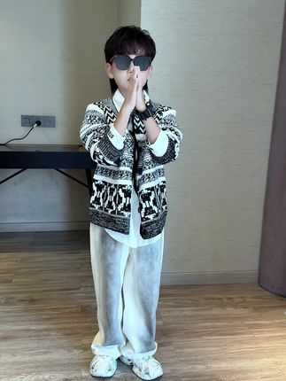#潮酷穿搭 #帅气穿搭 #穿搭ootd #毛衣 #秋冬穿搭