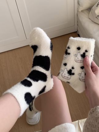 奶呼呼水貂绒袜~太适合秋冬啦!这双袜子质感真的在线,随便一套 就跟有feel!!#这也太萌太可爱了吧 #毛茸茸