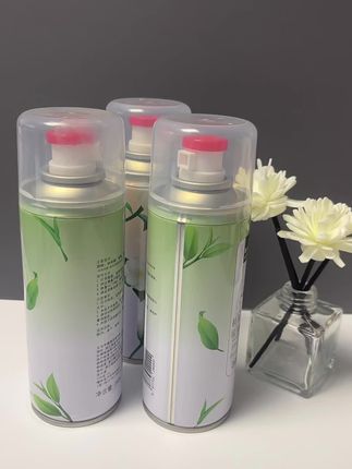 精选栀子花香调,喷一喷满是自然清新,轻松分解鞋袜异味,带来愉悦嗅觉体验。 采用温和配方,细腻喷雾均匀附着,不刺激肌肤与织物,日常穿的棉袜、运动鞋都能安心用。 小巧瓶身方便携带,出门前、久坐后随手一喷,让双脚时刻保持舒适状态,告别异味困扰,轻松应对各种场合。#鞋袜除臭喷雾 #除臭 #除臭喷雾 #超便宜超划算 #好物推荐🔥