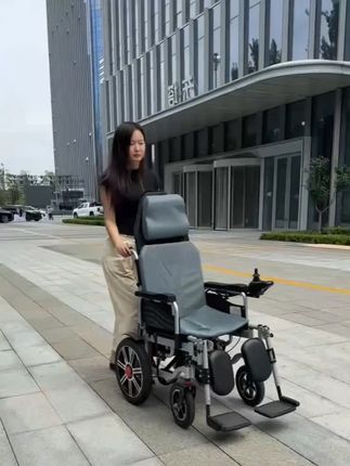 折叠折叠 顾高电动可轮椅,老年代步车。可折叠#方便 视频同款