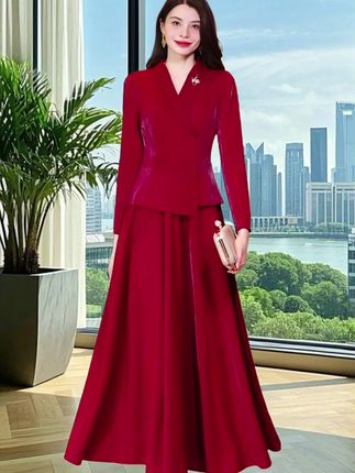 2025秋酒红色长袖长款连衣裙优雅气质显瘦大摆喜婆婆喜妈妈穿搭#成熟气质穿搭 #预制国庆出游穿搭
