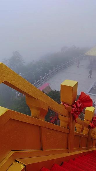 龟蒙山云雾缭绕,真的像等了千年才遇见☁️