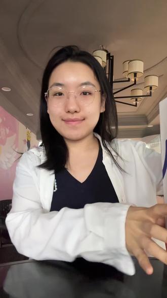 🦌新品又来了 库瑞之争再激烈些好吗 最好把价格打下来哈哈哈哈哈
二编:后续来了:喝起来感觉跟小黄油很像 不过感觉更甜腻一点…(个人主观感受)
#瑞幸新品 #线上碎碎念 #真实生活分享计划 #新品测评 #咖啡 @抖音小助手