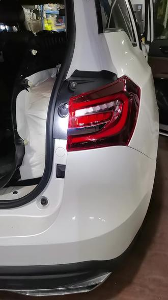 18年1.5T众泰t600换LED尾灯