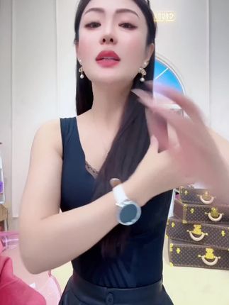【升级第二七代-小魔女】聚拢收腹V领立体雕花带胸垫无痕背心