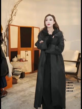 甜酷女生必备皮衣风衣 巨高级巨帅~很轻很软不重不压身子,经典百搭耐看,能一直从初秋穿到冬天及明年春天的一件皮衣~像白百何杨幂这类明星都很喜欢穿的这种风格~很韩版时髦 非常甜酷感#皮风衣 #气场全开 #皮衣外套 #拽姐穿搭 #显瘦穿搭@雪儿AMAZING IN新品主号早上9点 @抖音Dou+上热门