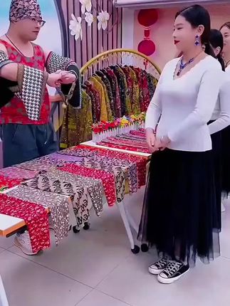 降温了,冬天寒风刺骨,脖子怕进风的姐妹看过来#三角围巾围脖#加绒加厚#保暖#防风#防寒喜欢的赶紧囤
