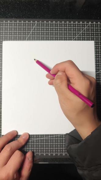 简笔画小狗,谁看谁会👀
#画渣日常瞎画 #宠物画像#宠物彩铅画#宠物纪念#雪纳瑞画像