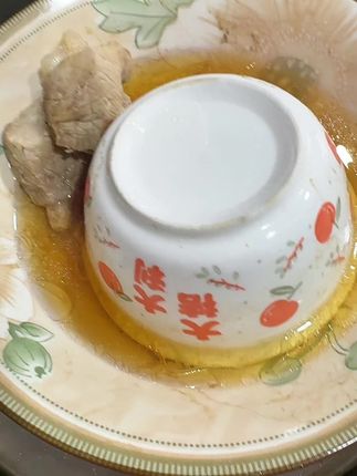 祥哥安排猪肉焖高丽参给老妈喝!