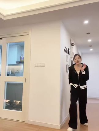 200斤内的姐妹都可以穿,一套直接出门,不需要考虑搭配,面料柔软舒适,简约款式,不挑人,宽松版型,遮肉显瘦,不挑人#初秋一周不重样穿搭 #随机穿搭挑战 #被秋日氛围感穿搭拿捏了 #梨形身材穿搭大赏 #通勤穿搭如何摆脱土气感